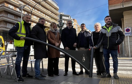 Imatge de la notícia La Paeria instal·la a Prat de la Riba 36 fanals amb l’escut de la ciutat, lluminàries LED i sensors intel·ligents