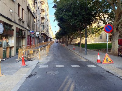 Comencen les obres per ampliar la vorera al carrer Bisbe Messeguer