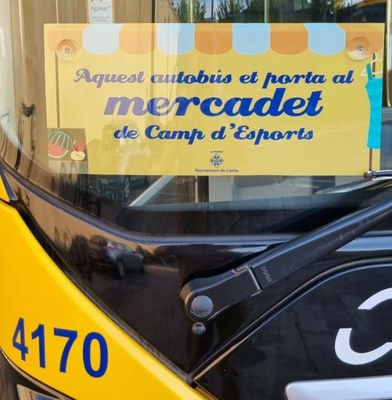 El autobusos urbans de Lleida ja indiquen les línies que porten als mercadets setmanals de Camp d’Esports i Barris Nord