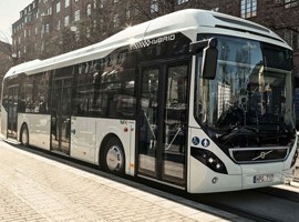 Imatge de la notícia El Ple aprova la incorporació de cinc nou vehicles híbrids a la flota d’autobusos urbans 