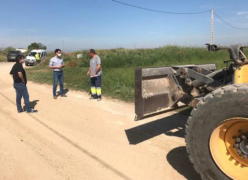 Imatge de la notícia En marxa la campanya de manteniment dels camins de terra de l’Horta 