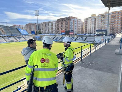 La Paeria inicia els treballs de renovació de l’enllumenat del Camp d’Esports