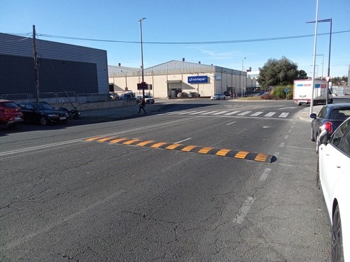 Imatge de la notícia La Paeria instal·la nous elements de reducció de velocitat i renova els existents