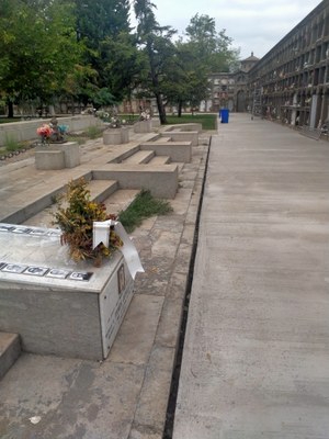 La Paeria renova les rajoles de la Fossa de la Violència Revolucionària al Cementiri de Lleida