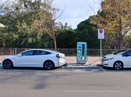 Lleida compta amb dos noves estacions de recàrrega ràpida de vehicles elèctrics 