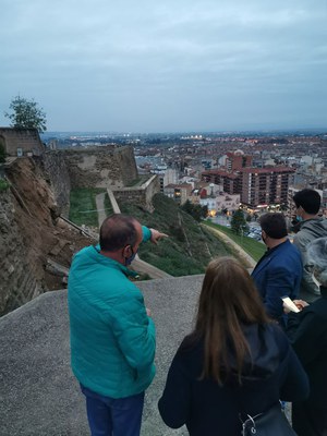 Esllavissada en un tram de muralla al Baluard de la Reina del Turó de la Seu Vella 