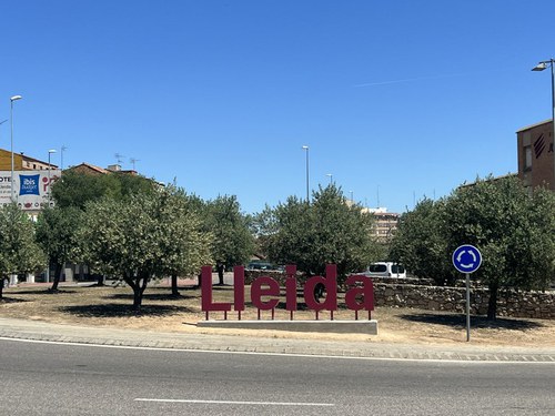 Imatge de la notícia La Paeria instal·la unes lletres amb el nom de Lleida a l’accés a la ciutat per l’N-II