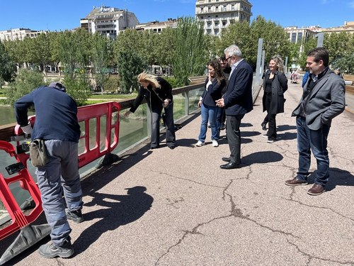 Imatge de la notícia La Paeria renova la passarel·la del Liceu Escolar