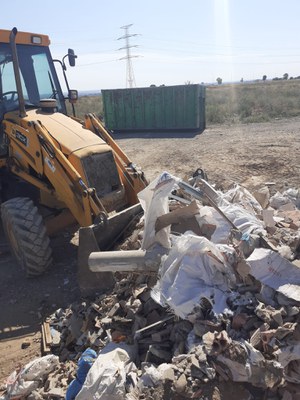 La Paeria retira unes 30 tones de residus i runa d’un solar ubicat als Magraners 