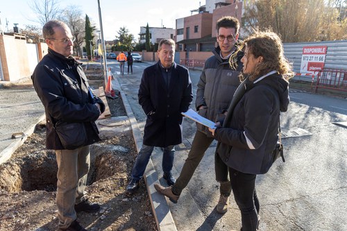 Imatge de la notícia Obres de reparació i manteniment de la vorera del carrer Morera i Gatell