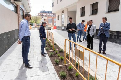 Recta final de les obres de millora del carrer Girona