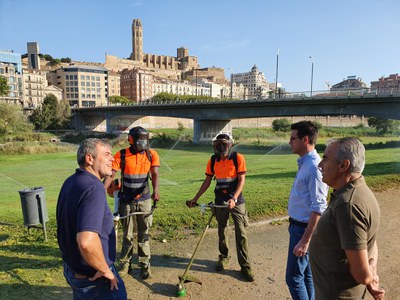 Toni Postius visita els treballs de manteniment del Parc de la Canalització del Segre, a càrrec de l’IMO 