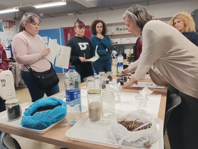 5 pràctiques per experimentar en les aules conceptes lligats a l'hort i el compostador escolar