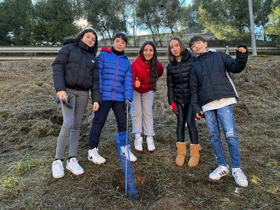  Reforestem el turó de Gardeny amb 50 arbres