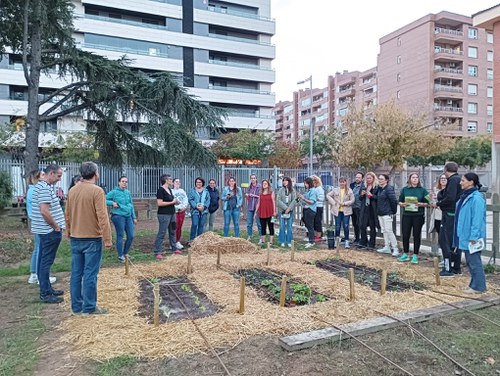 Imatge de la notícia Endeguem l'hort i el compostador a l'Escola Frederic Godàs