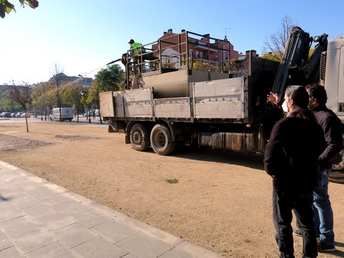 Imatge de la notícia La Rambla de Corregidor Escofet guanya 1.000 m² de zona verda i completarà la seva transformació amb la plantació d'una cinquantena d'arbres aquest hivern 