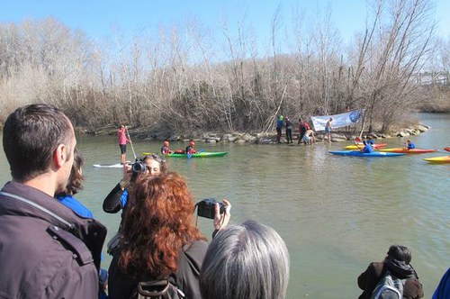 Imatge de la notícia Capbussada popular al Segre per demanar el cabal ecològic