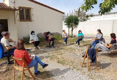 L’equip del Refugi dels Peluts suma ja 13 persones voluntàries i es coordina per millorar el seu funcionament 
