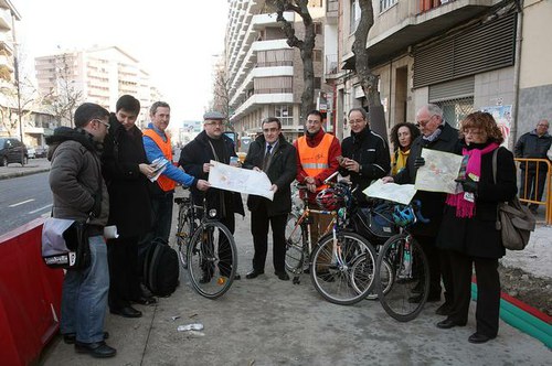 Imatge de la notícia La Paeria edita una guia per promocionar l'ús de la bicicleta a la ciutat