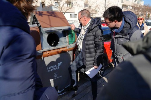Imatge de la notícia La Paeria instal·la nous contenidors de matèria orgànica per millorar la recollida porta a porta a Ciutat Jardí