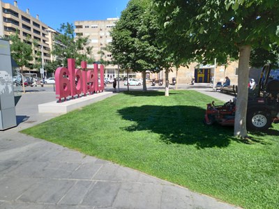 La Paeria intensifica les tasques de manteniment i neteja de jardineria 