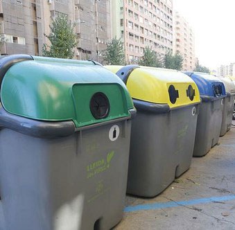 Imatge de la notícia La Paeria sanciona dos cadenes de supermercats de la ciutat per mala gestió en la recollida selectiva 