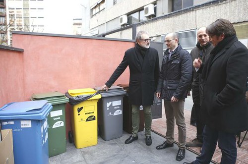Imatge de la notícia Lleida implanta la recollida comercial porta a porta a grans productors