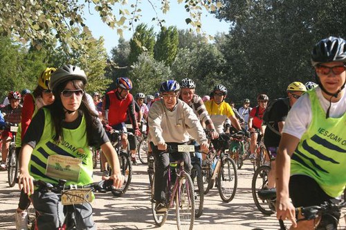 Imatge de la notícia Més de 2.200 persones a la bicicletada popular contra el canvi climàtic