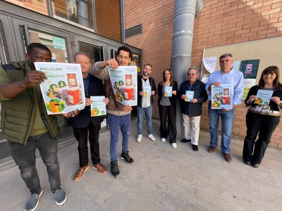 Nous contenidors per fomentar el reciclatge d’oli domèstic als Centres Cívics de la ciutat