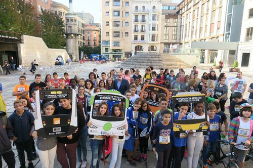 Imatge de la notícia Prop de 150 alumnes de centres de Lleida participen en la 5a cursa escolar de mobilitat