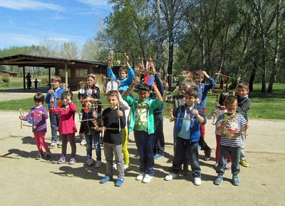 Una vuitantena de nens i nenes aprenen a cuidar i observar la natura
